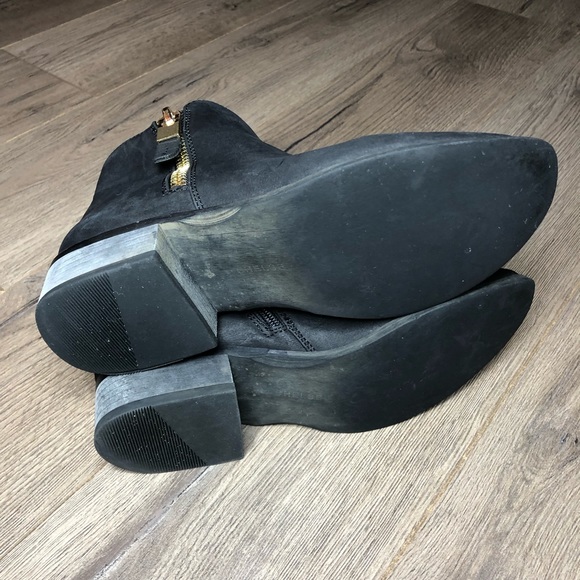 Chelsee Collected II Ankle Boot - Picture 8 of 9